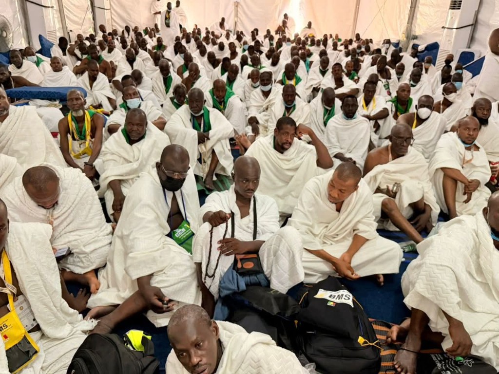 Pèlerins maliens en ihram pendant le Hadj