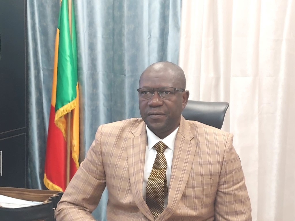 Portrait officiel du Ministre des Affaires Religieuses, du Culte et des Coutumes